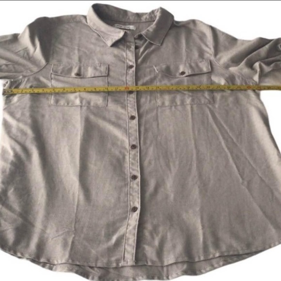 🌶️ 3 for $20 🌶️ - Size 1XL - In Every Story - Very Soft Grey Button Down - Picture 4 of 9